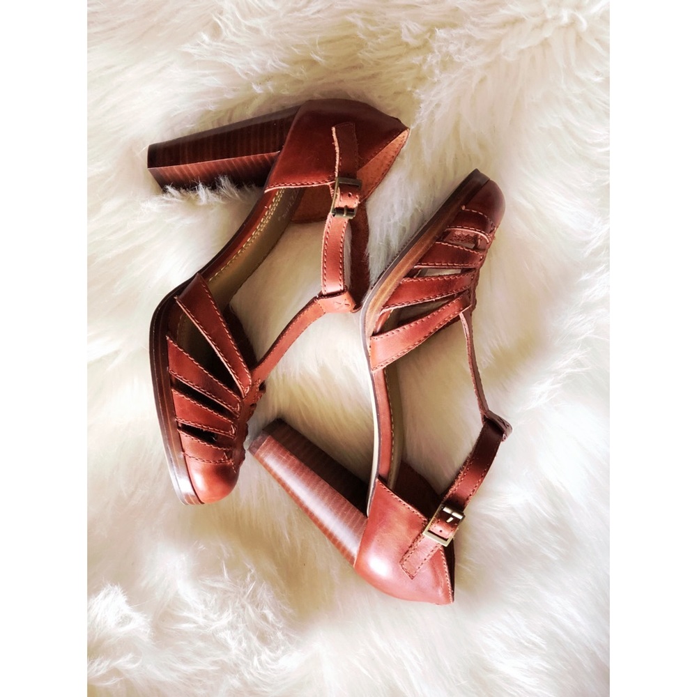 Seychells closed toe leather sandals block heels